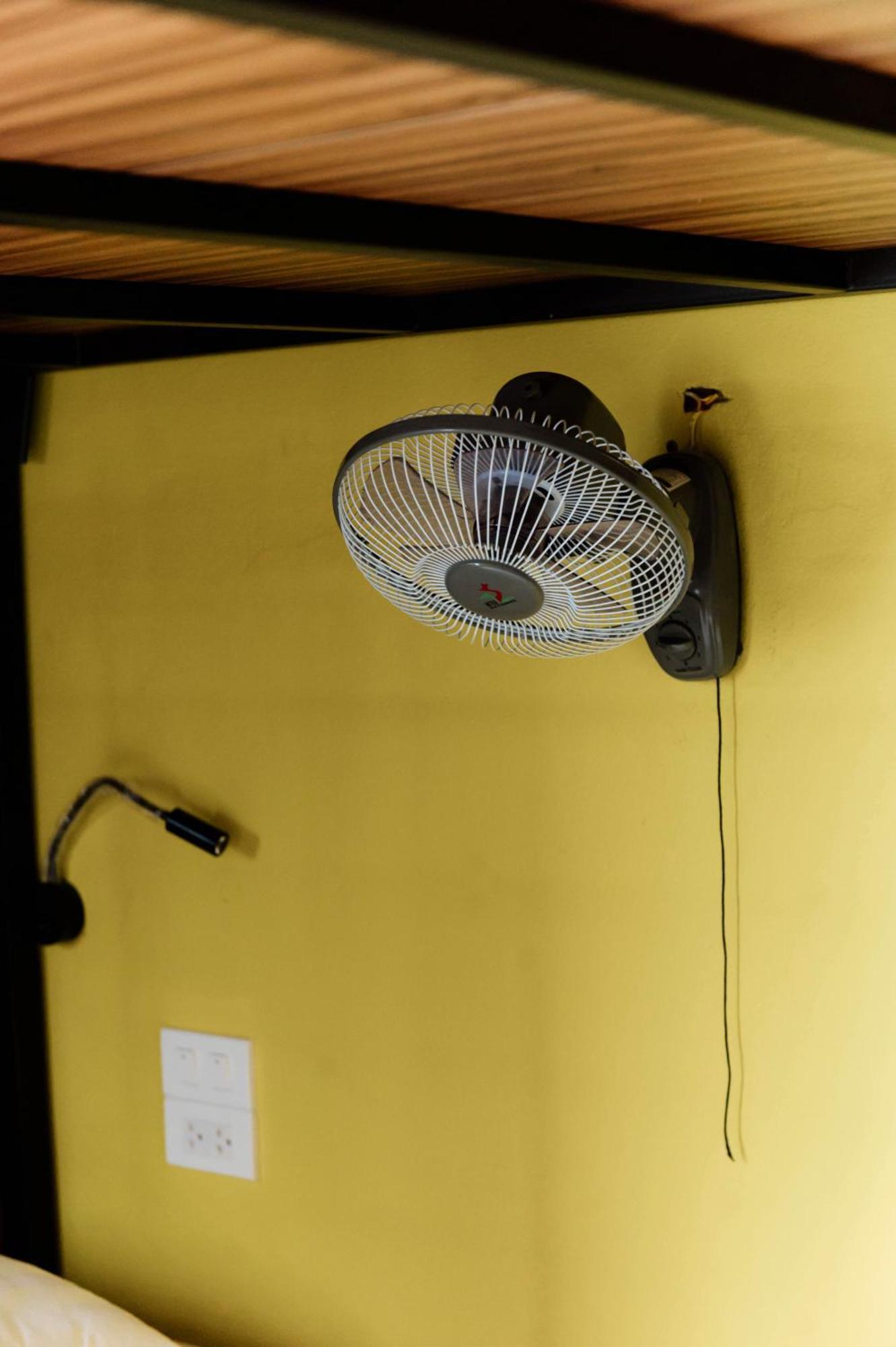 Tabalo Hostel Hanoi Buitenkant foto