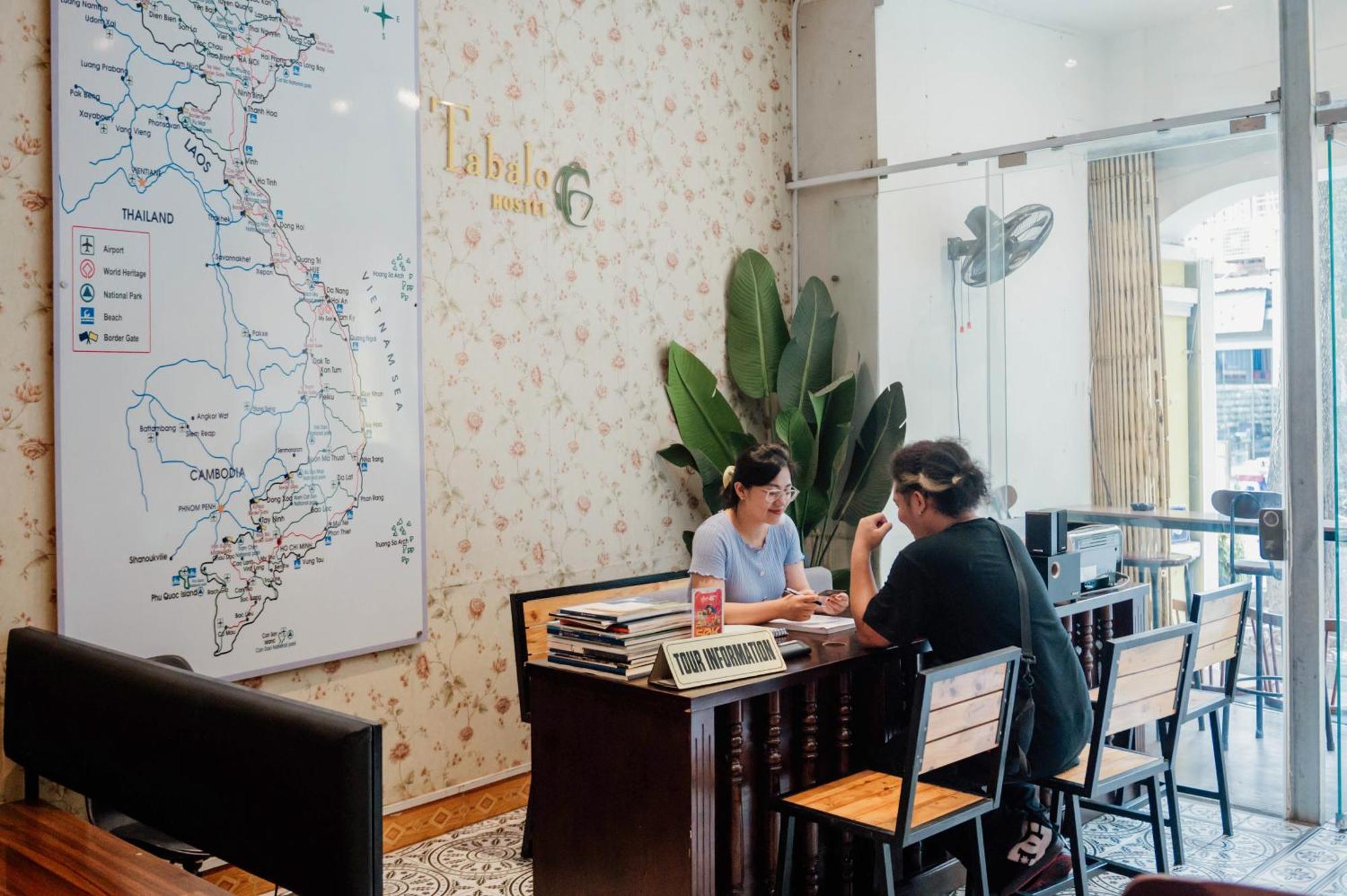 Tabalo Hostel Hanoi Buitenkant foto